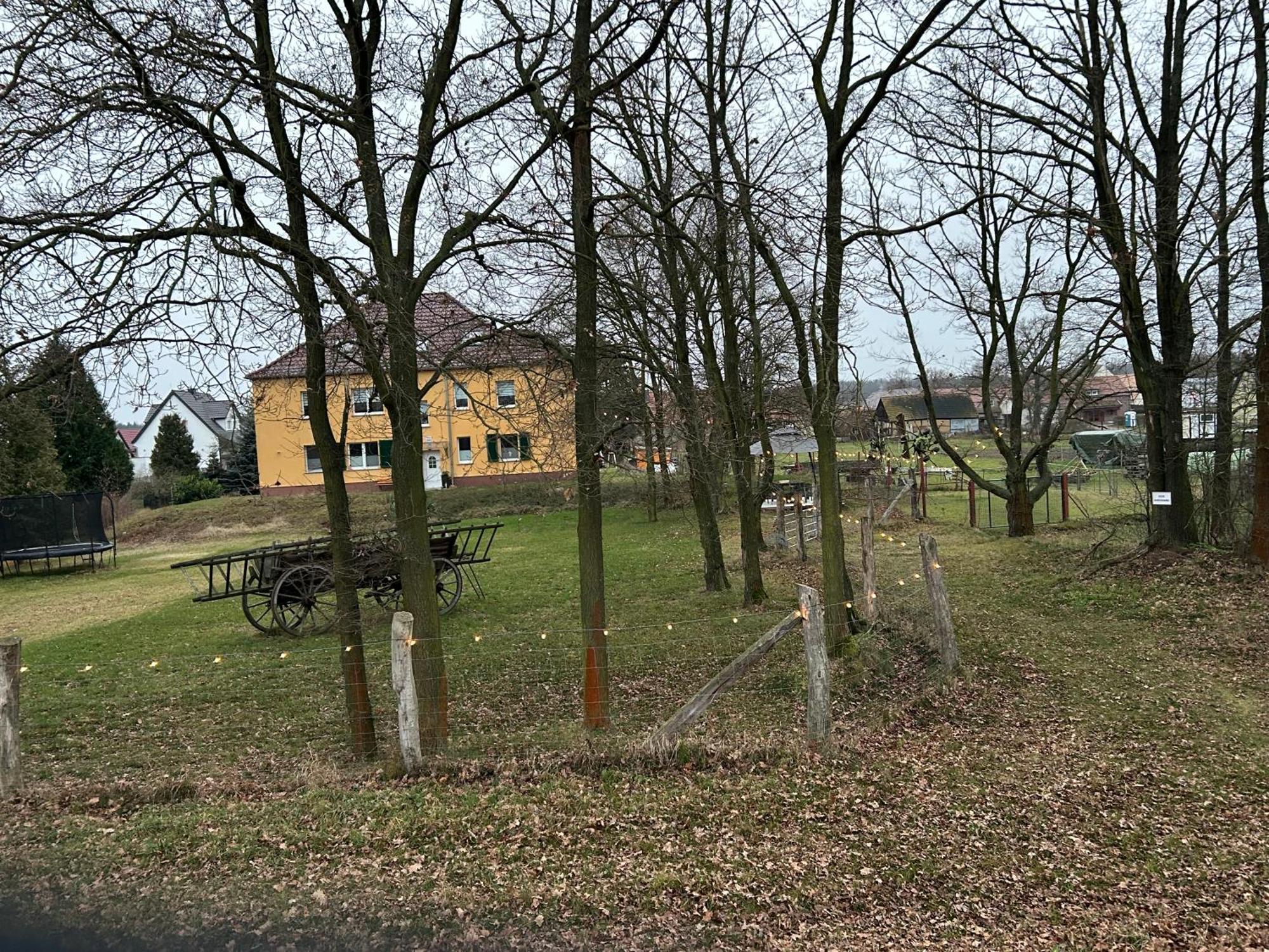 Gelbes Haus Seenland Ferienwohnungen Xl Elsterheide 外观 照片